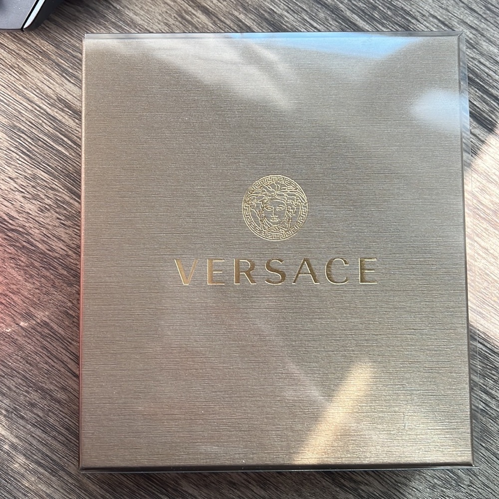 Versace travel case and travel size of Bright Crystal , Dylan Blue Eau, Eros Eau - Picture 3 of 9